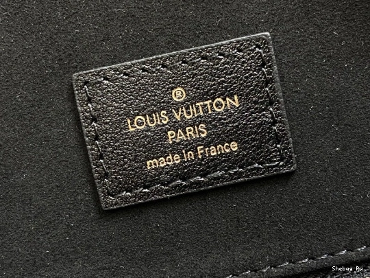 Louis Vuitton MM Nova 0818